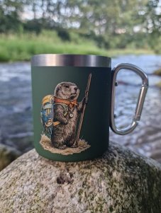 Hrnek s karabinou – Svišť turista