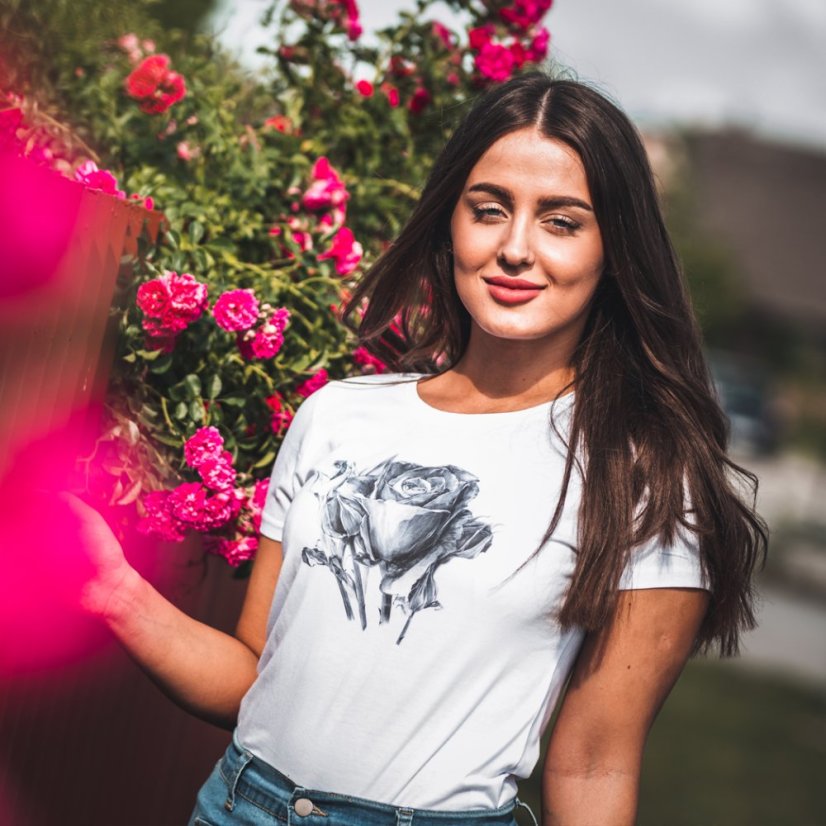 Dámske tričko  čierna ruža - Veľkosť: XS, Farby: Natural