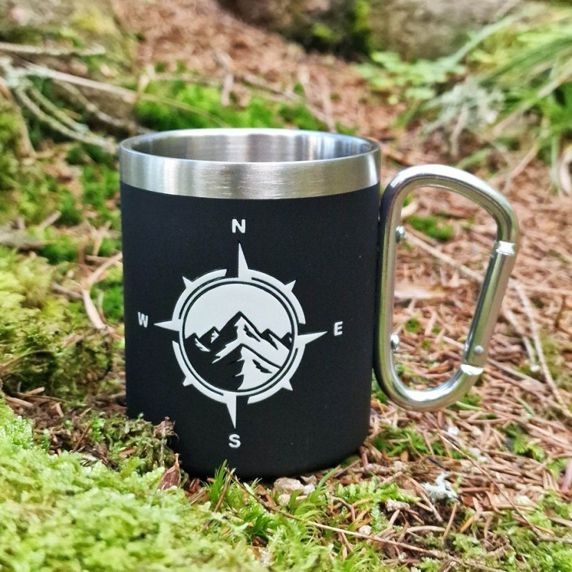 Hrnček s karabínou – Kompas