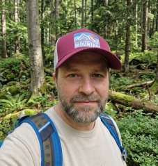 Šiltovka Mountain Adventure – bordová