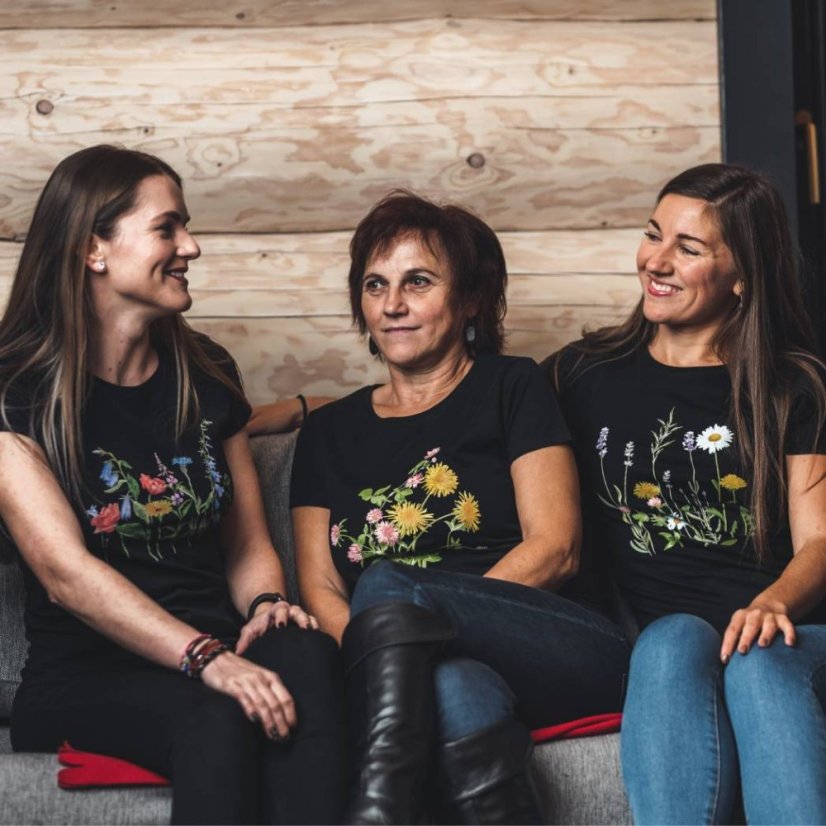 Dámske tričko Jarná púpava čierne - Veľkosť: XS, Farby: Čierna