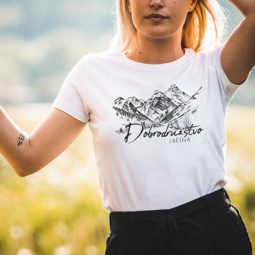Dámske tričko Dobrodružstvo začína