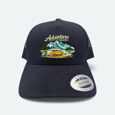 Šiltovka Karavan v horách čierna