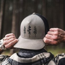 Šiltovka Tri stromy