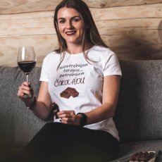 Dámske vtipné tričko potrebujem čokoládu