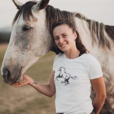 Dámske tričko bežiaci kôň skica