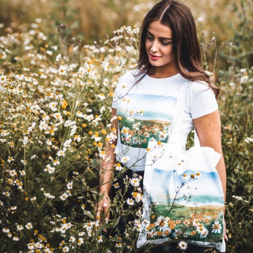 Dámske BIO tričko Krajinomaľba pole margarétiek