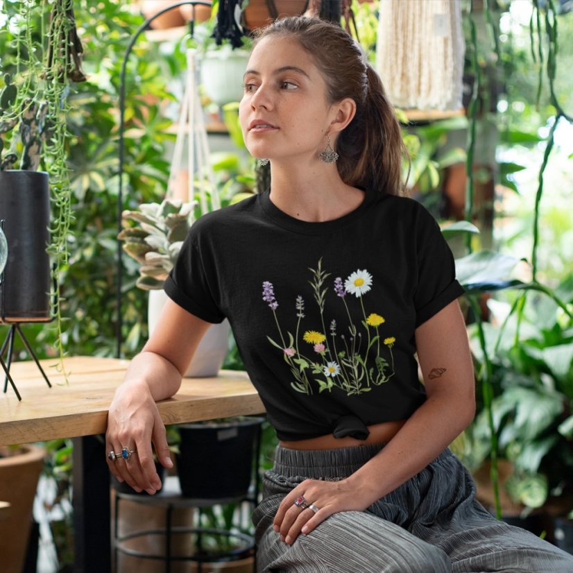 Dámske tričko Púpava v prírode, čierne